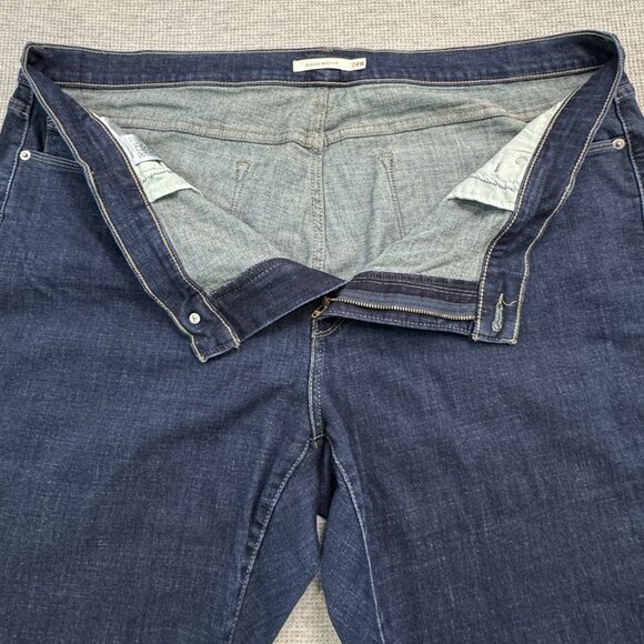 Levi Strauss Womens Classic Bootcut Jeans Size 24W Mid-Rise Dark Wash Denim - Picture 5 of 16